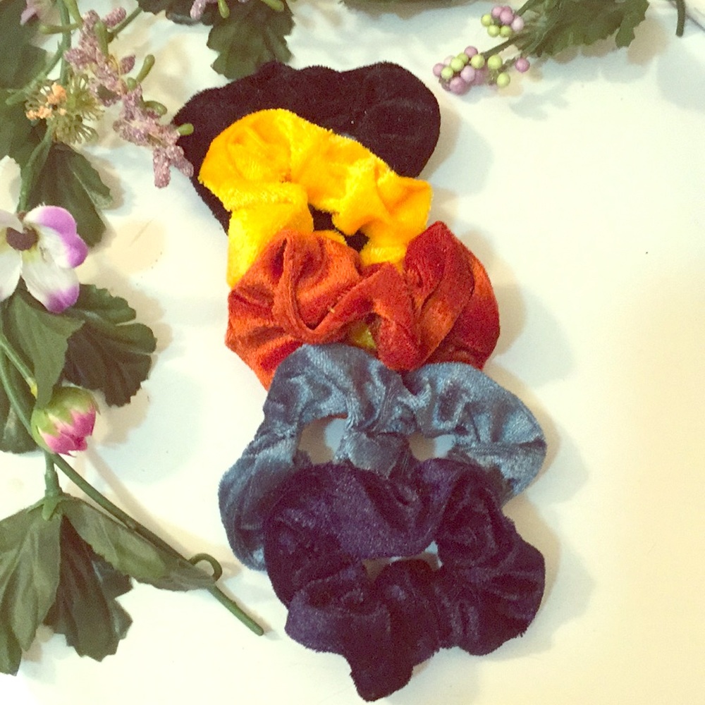 *5* Velvet Scrunchies - Soft & Plush - Cute 90’s